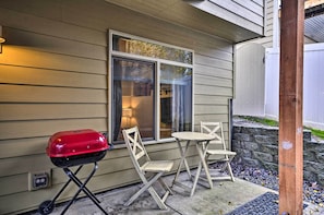 Private Patio | Homeowner On-Site (Upstairs Unit)