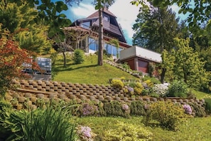 Garden under the house