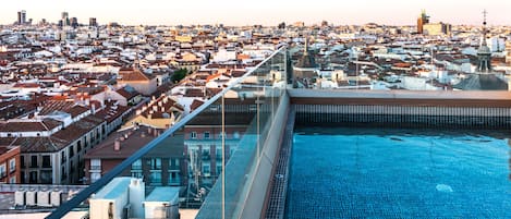 Rooftop pool