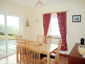 Allaghee Mor Holiday Home, Seaside Holiday Accommodation Available in Ballinskelligs County Kerry