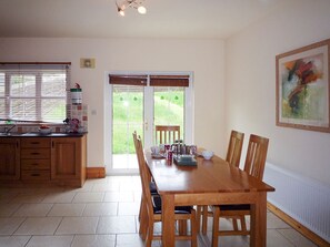 Cois Chnoic Holiday Home Dingle, Seaside Self Catering Holiday Home in Dingle