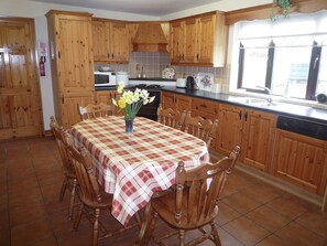 Boherbue Holiday Home Large Pet Friendly Holiday Accommodation near Mallow, County Cork