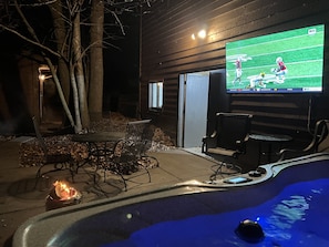 Upper patio hot tub, seating, smart TV and Solo Firepit