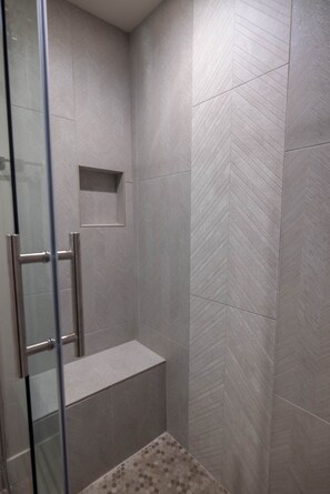 Ensuite shower in bedroom