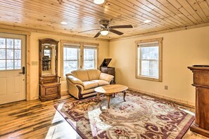 Living Room | Smart TV