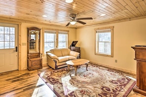 Living Room | Smart TV