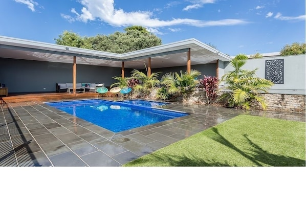 Pool & Spa, Outdoor Living area