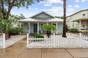 Welcome to Blue Mind - Traditional beach cottage with modern luxury throughout!