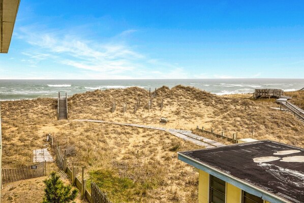 Side Ocean View From Balcony 