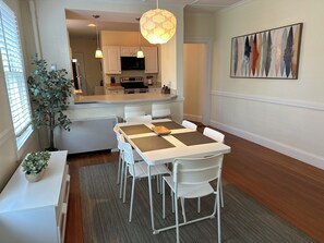 Kitchen & Dining Area