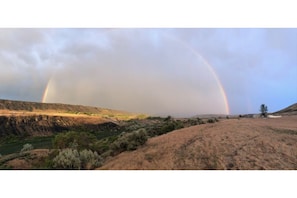 Our home sits on the rim and has access to the Snake River via a walking trail.