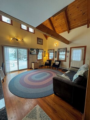 Living Room (2)