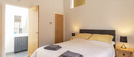 Master bedroom with en-suite 