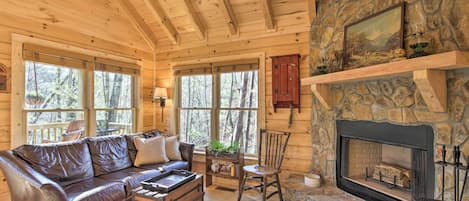 Cherry Log Vacation Rental | Private Cabin | 1BR | 1BA | 1 Story