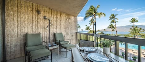  Beautiful ocean view from the lanai.