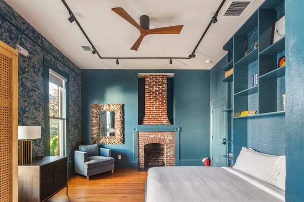King Bed with Luxury Bedding