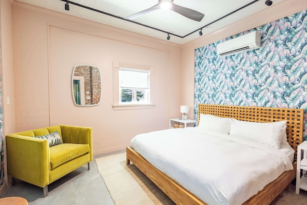 King Bed with Luxury Bedding