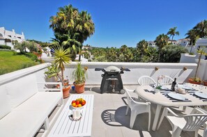 Very green and nice view over the stunning Oasis garden