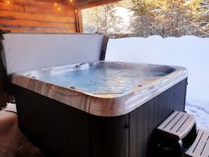 Grand Point Lodge ~ brand new hot tub installed