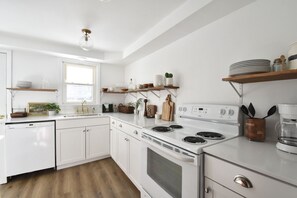 Who says open shelves can’t look better than cabinets 