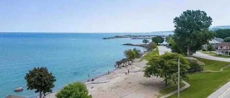 Vue sur la plage ou l’océan