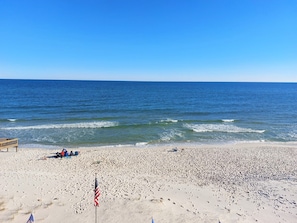 180 degree beach front views, hello!