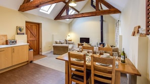 Open plan kitchen, dining area and living room, Combine Shed, Bolthole Retreats