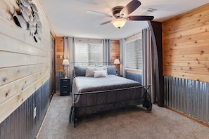 Downstairs Bedroom: Queen Bed and Smart TV