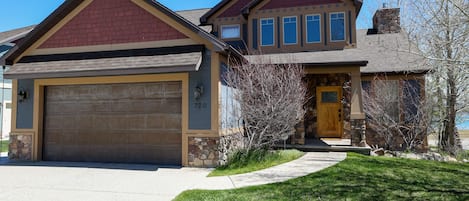 Beautiful Home in Garden City, Bear Lake, Utah! (Lochwood subdivision)