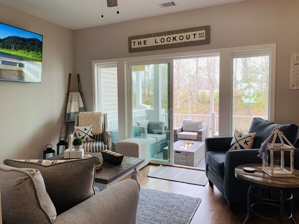 Main Floor Sitting Area