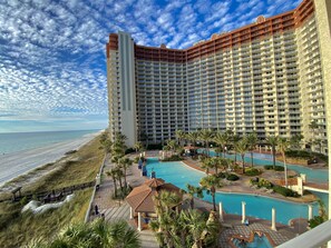 pool view 