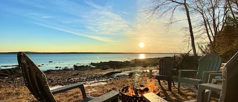 200 Steps To Your Beach Firepit Low Tide Vibes With Sunrise Views!