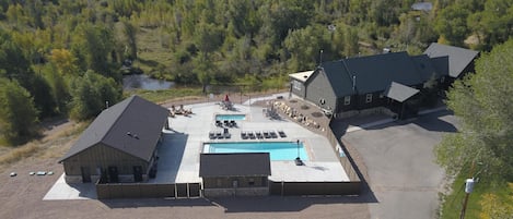 Black's Fork River Lodge