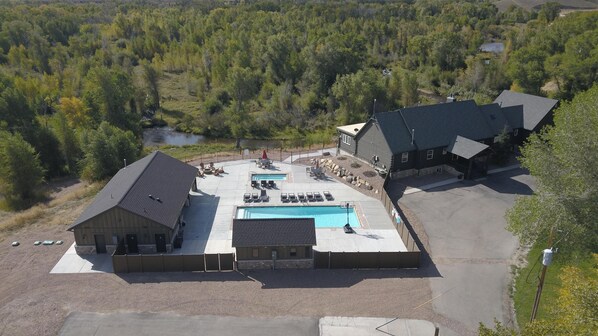 Black's Fork River Lodge