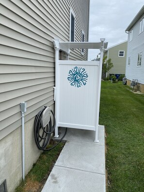 Outdoor Shower & hose!