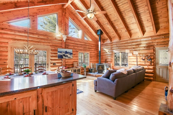 Luxury Northwoods log cabin for families, or couples, in Hayward are Wisconsin.