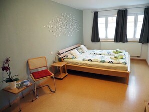 Große Ferienwohnung****, 120qm, 4 Schlafzimmer, max. 10 Personen (8 Erw.)-Schlafzimmer 2