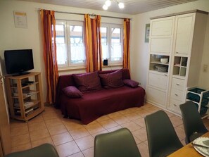 Große Ferienwohnung****, 120qm, 4 Schlafzimmer, max. 10 Personen (8 Erw.)-Küche/Esszimmer