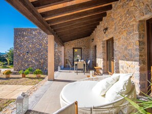 Plante, Bois, Design Intérieur, Bâtiment, Ombre, Mur, Ciel, Salon, Loisir, Immobilier