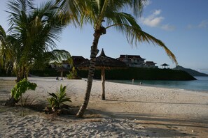 Plage privée sur EDEN ISLAND