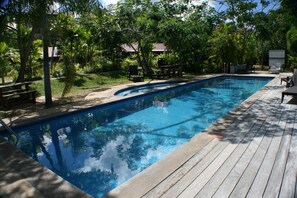 Piscine au pied de l appartement