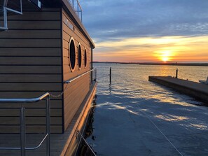 Abendstimmung Hausboot Fjord Auriga Marina Wendtorf