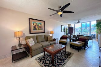 *Luxurious & Remodeled *Complex is OCEANFRONT*
