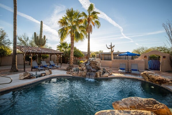 North Scottsdale on 70th - a SkyRun Phoenix Property - Yes kids, you can jump!