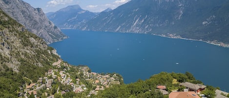 The view of Lake Garda from the Residence Secrel