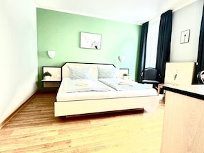Zimmeransicht vom Flur aus