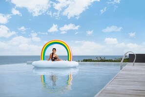Infinitypool