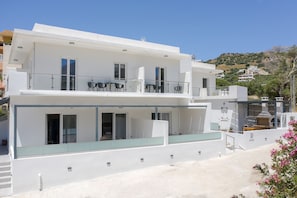 Modern studios & apartment,fully renovated,100m beach,Plakias,Crete