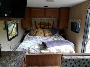 queen size bed.  nite nite and sweet dreams 