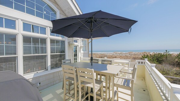 Outdoor dining